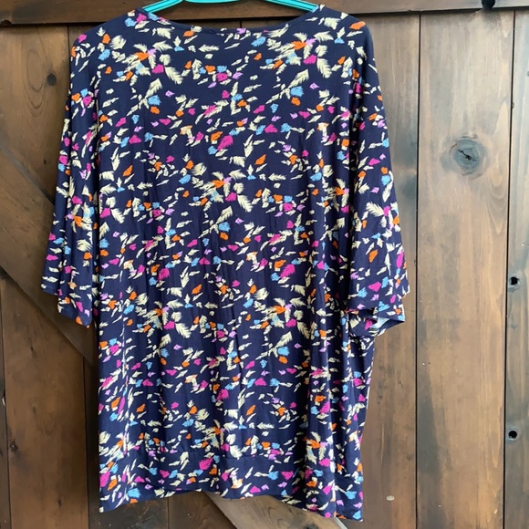 G&L Pleated V-neck size XL - Picture 2 of 4